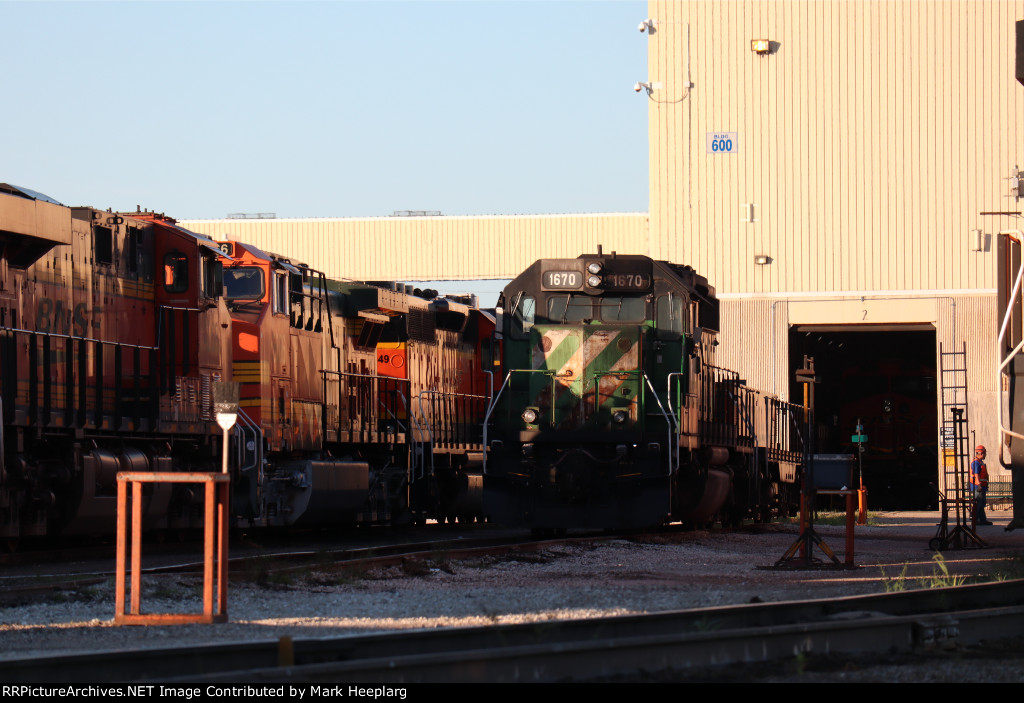 BNSF 1670